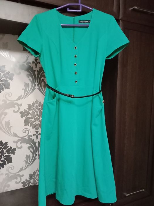 Продаю вечернее и классическое платье