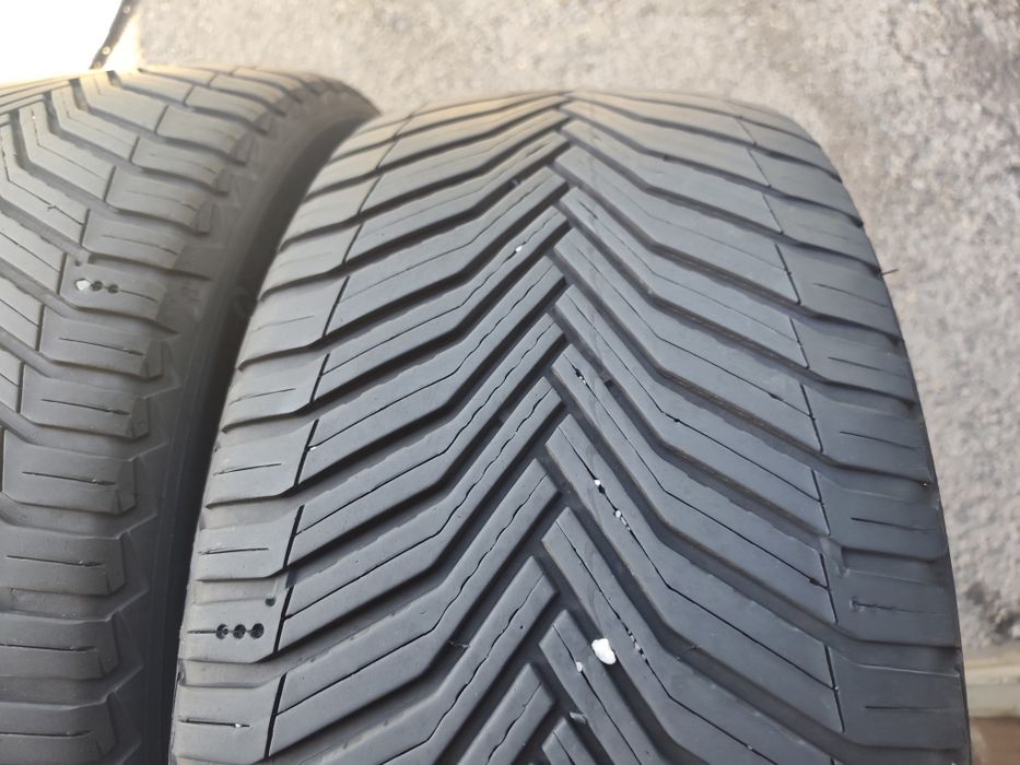 255/40/19" 2бр Michelin cross climate 2,dot2122,5mm