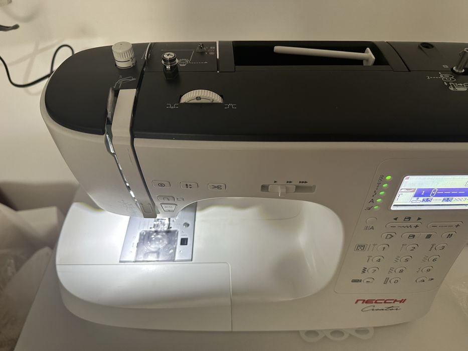 Швейная машинка Necchi