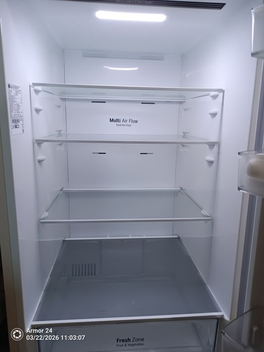 Холодильник продается.