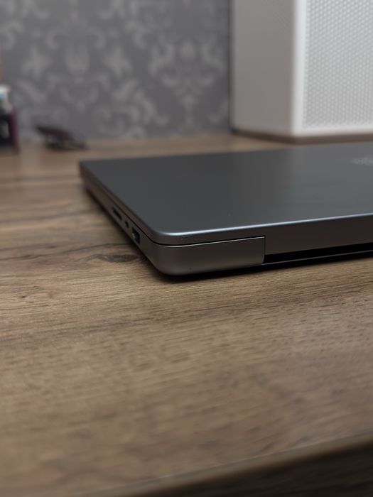 MacBook Pro 16 M2 Pro, 16/512 ГБ, 2023