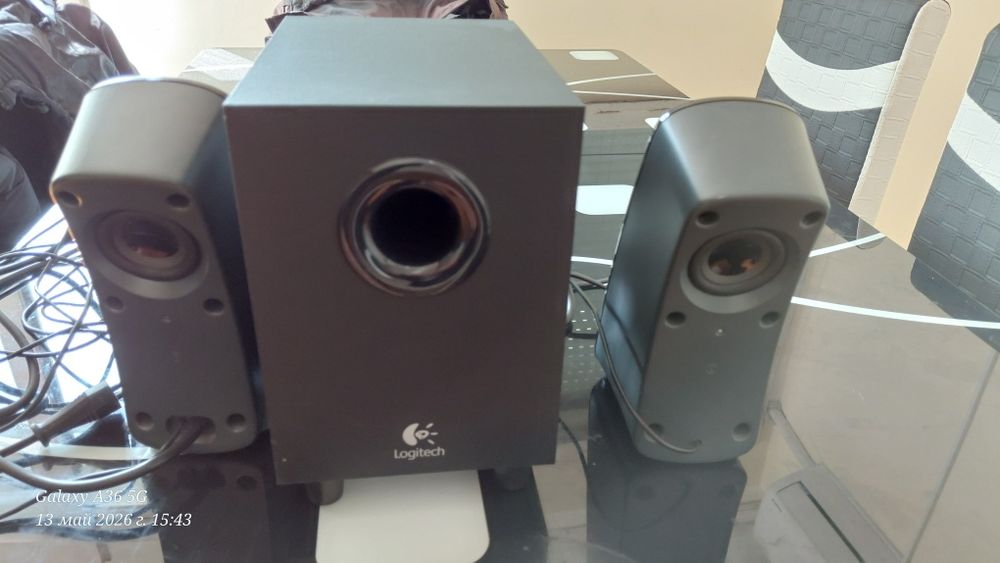 Logitech/Z323...