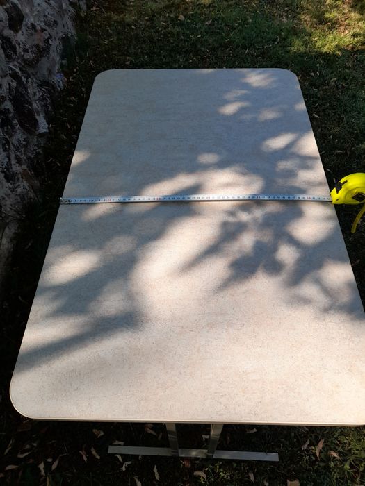 Чисто нова маса за каравана/кемпер/къмпинг.