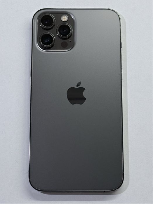 iPhone 12 ProMax Grey 90% battery