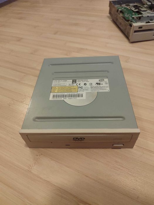 Ретро компютърни части / Ретро хардуер (AGP видеокарта, Дъно Socket 754, DVD-ROM, RAM, LAN) – поотделно или в лот
