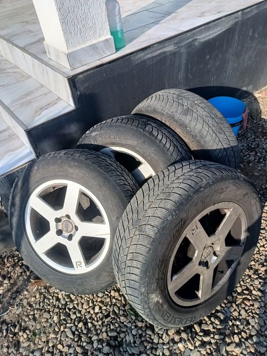 Vând roți originale Volvo pe 17