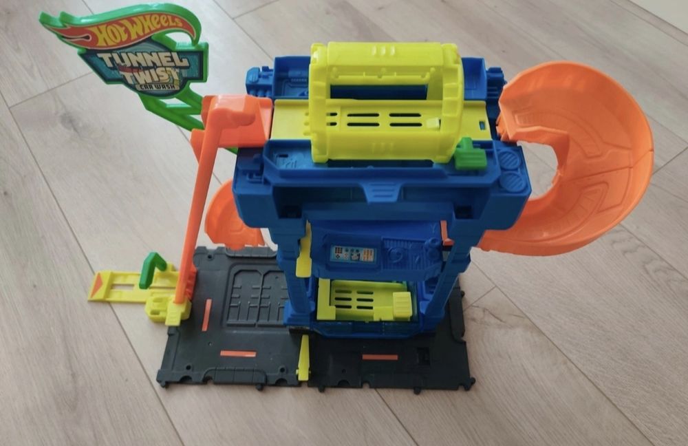 Piste hotwheels..