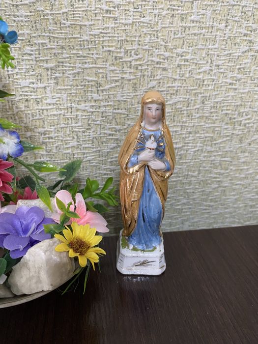 Копилка.  Подсвечник.  Статуэтки.