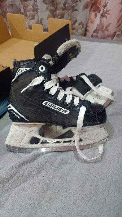 Хоккейные коньки