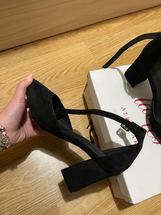 Черни матови токчета