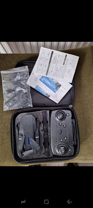 Vând dronă cu cameră