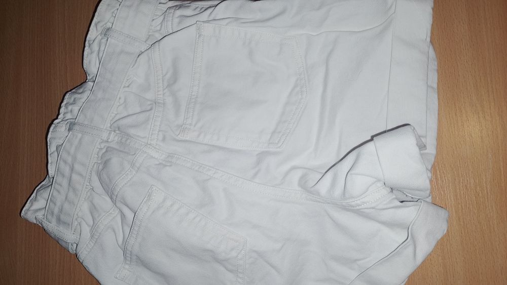 Къси дънкови панталонки, поли и дънки