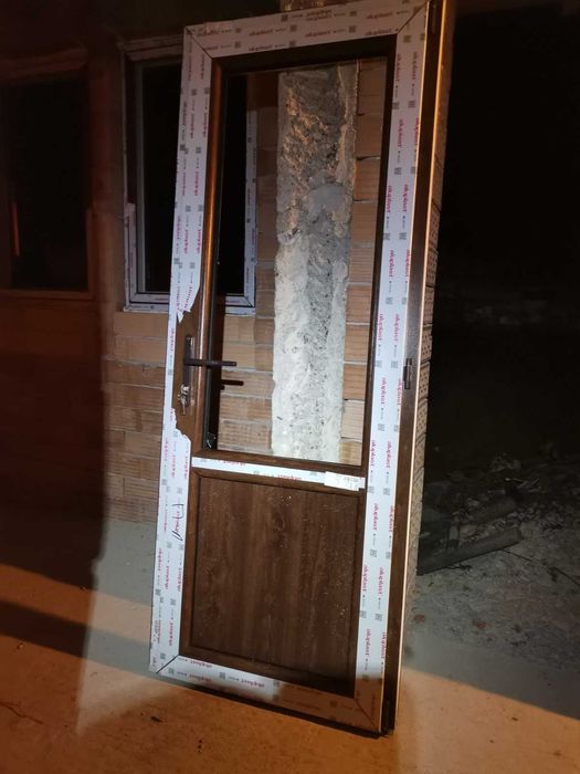 PVC врата  цвят орех