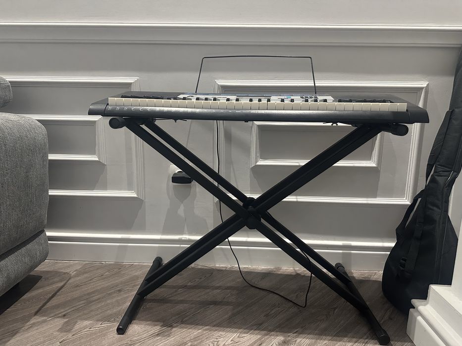 Синтезатор б/у у