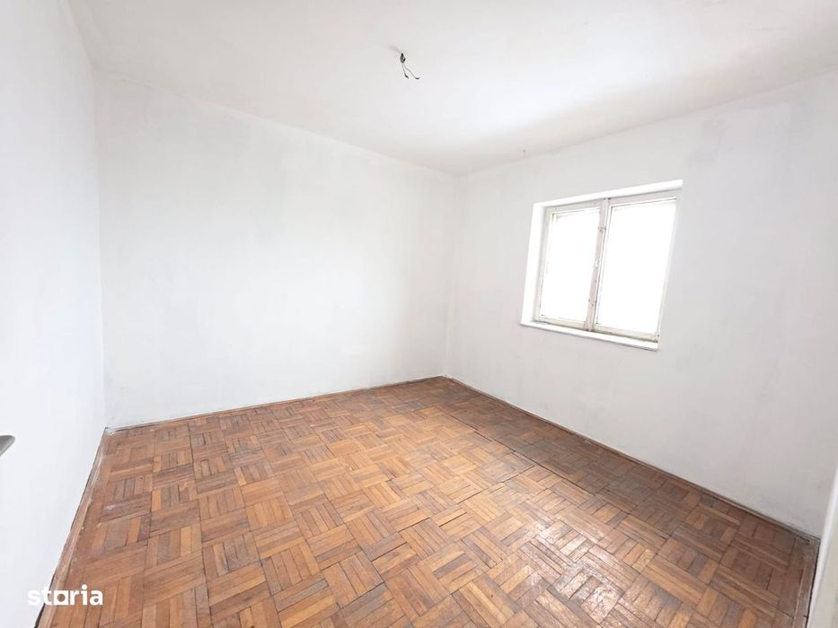3 camere, str. Aprodul Arbore, etajul 3, decomandat, 78 mp, 2 băi