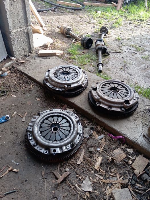 Запчасти на Мазду кронос