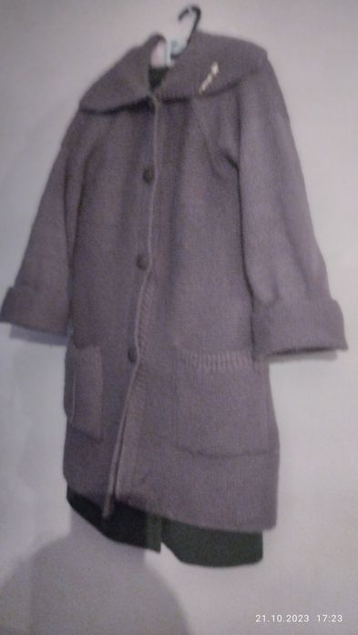 Продам кардиган теплыи хороши осенныи