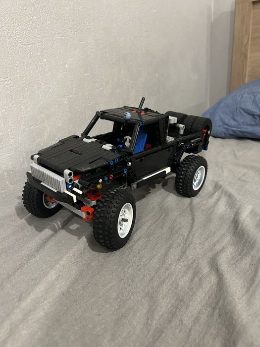 Lego technic самоделка (тойота хайлюкс )