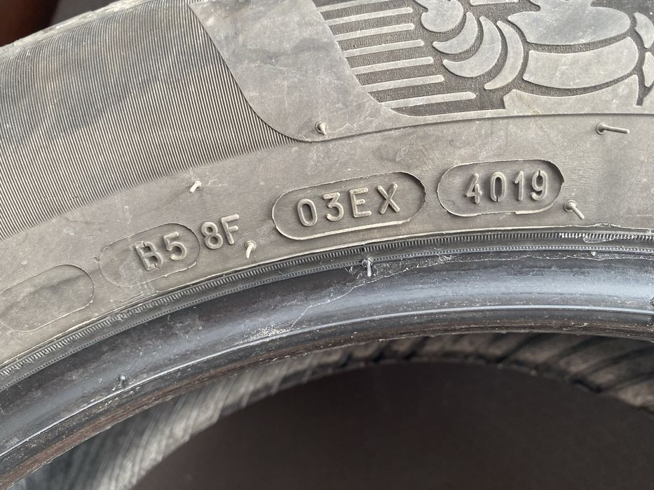 Vand 4 cauciucuri iarna 235/55 R19