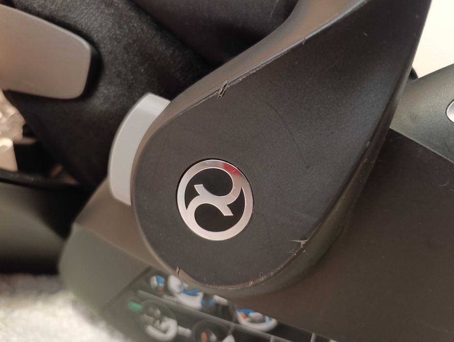 Cybex Cloud Z столче за кола плюс адаптери за количка