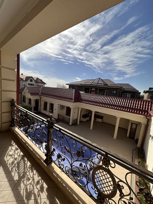 Продается евродом 8 соток Мевазор Карасу Лукойл Мирзоулугбек