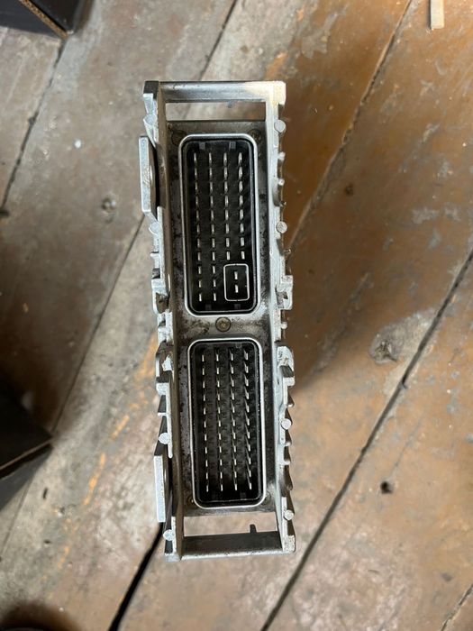 Компьтер (мозги) на мерседес 124