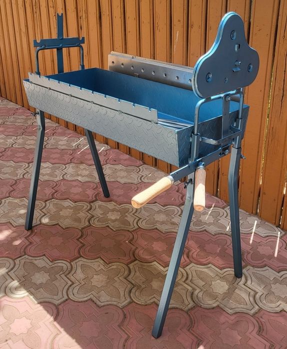 Gratar cu rotisor electric 220 v  si 12 v