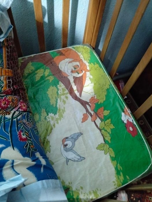 Детский кровать.