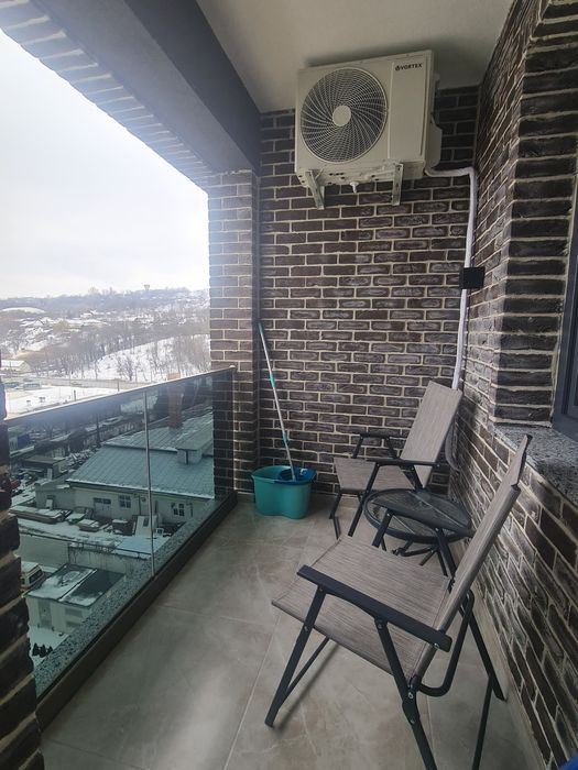 Închiriez apartament cu trei camere în bloc nou mobilat si utilat