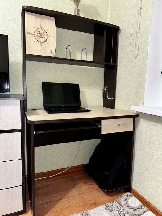 Продам Компьютерный стол