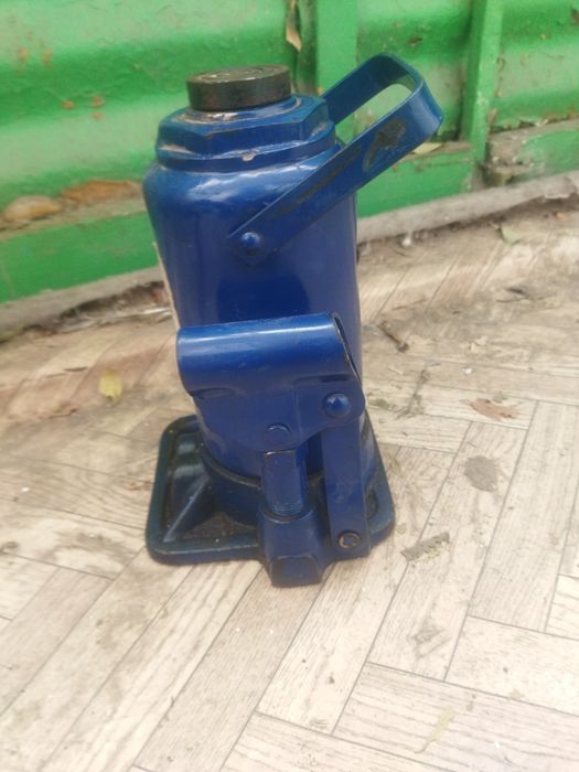 Продам гидравлический домкрат