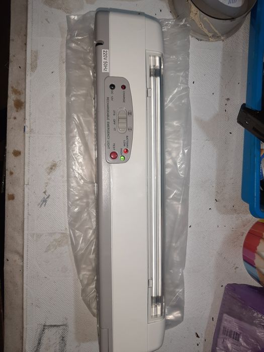 Светильник аварийного освещения.