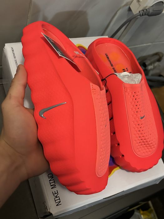 Nike mind 001 Bright Red
