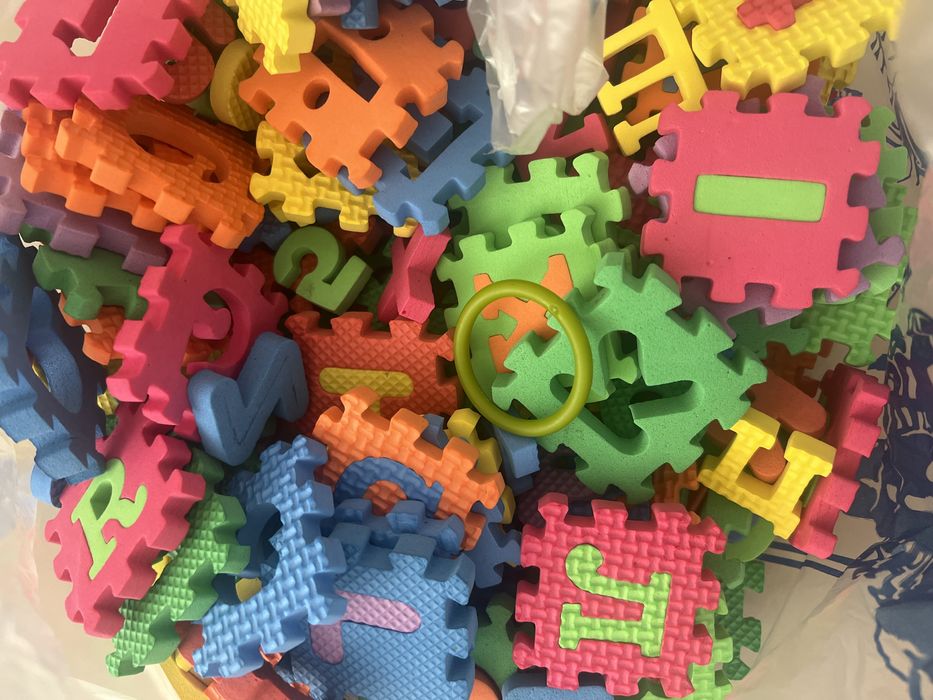 Продам большой пакет конструктров!