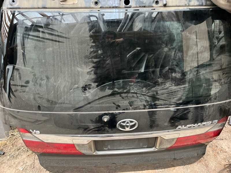 Крышка багажника Toyota Alphard ANH10W