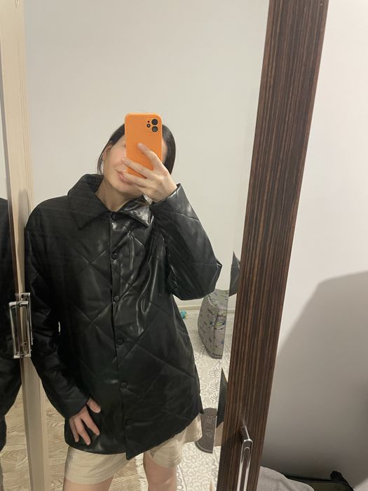 Срочноо продам куртку черную