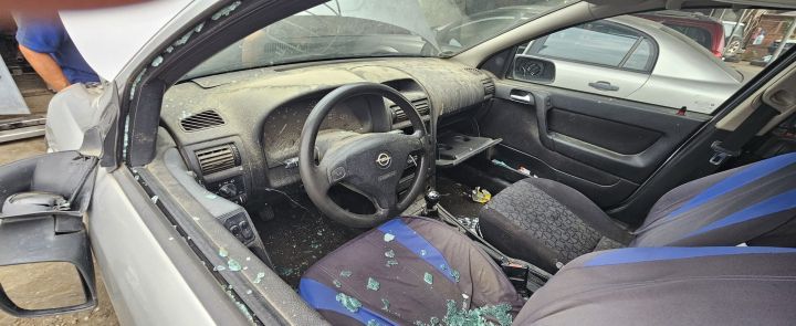 Grila stergatoare Opel Astra G