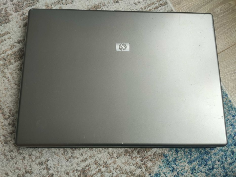 Лаптоп HP Compaq 6820s 17"
