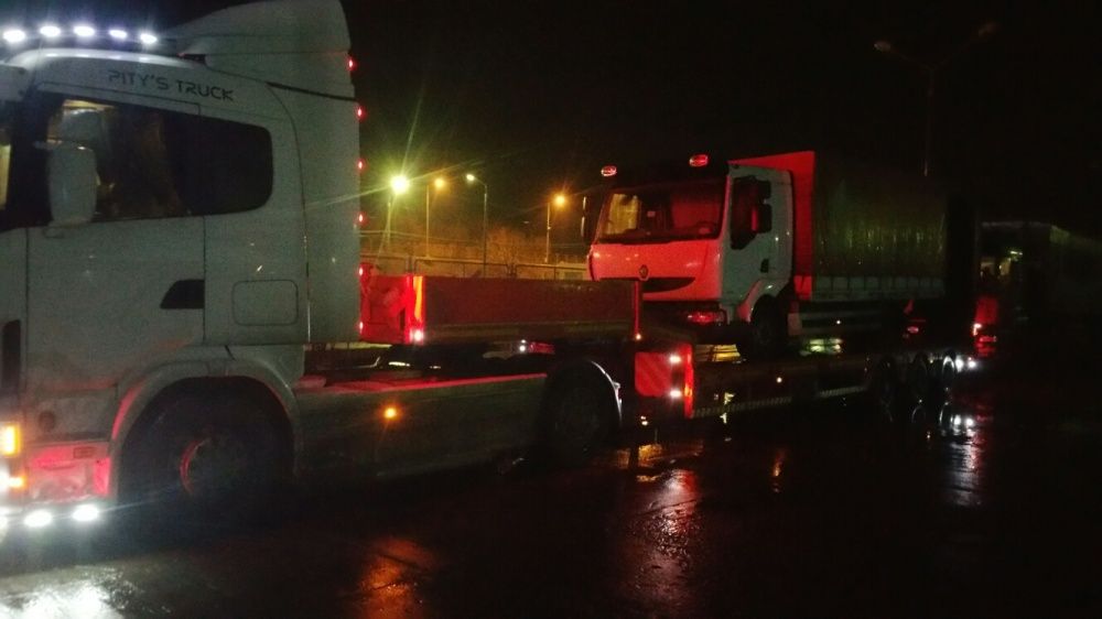 Tractari Camioane Tractari auto