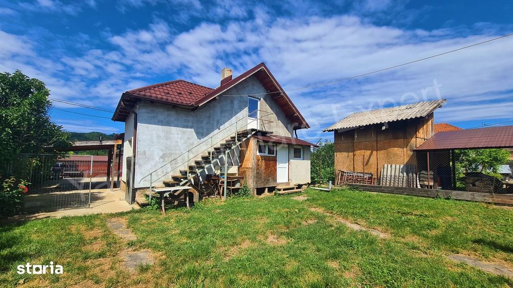 Casă de vânzare în comuna Albeștii de Argeș, județ Argeș.