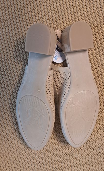 Pantofi sandale noi 39 piele naturala bej