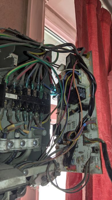 Ремонт кондиционеров.Ремонт холодильников любой сложности.