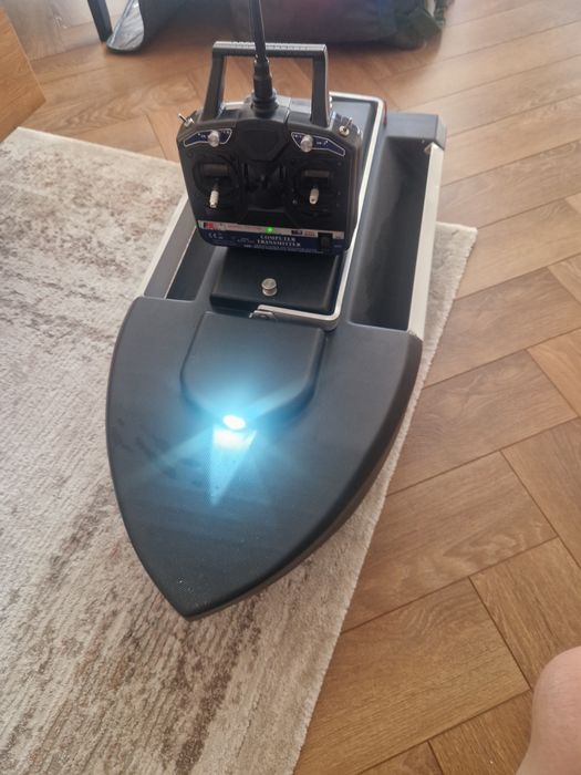 Лодка за захранка