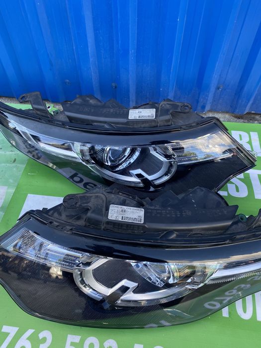 Far dreapta bixenon Land Rover Discovery 2017