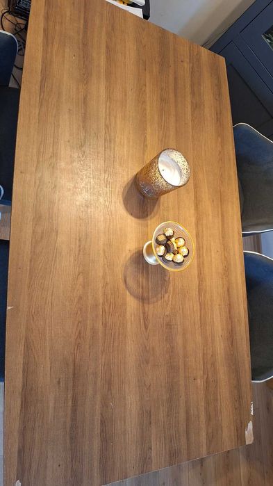 Трапезна маса с шест стола