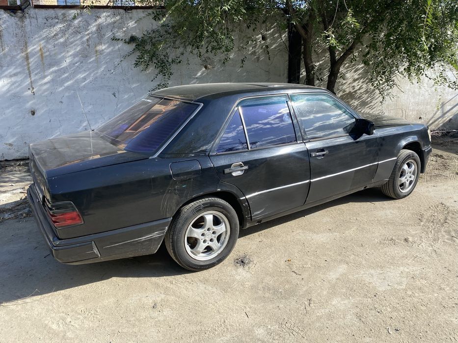 Mersedes benz W124 E230
