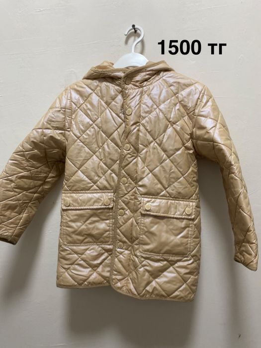 Продам детские куртки