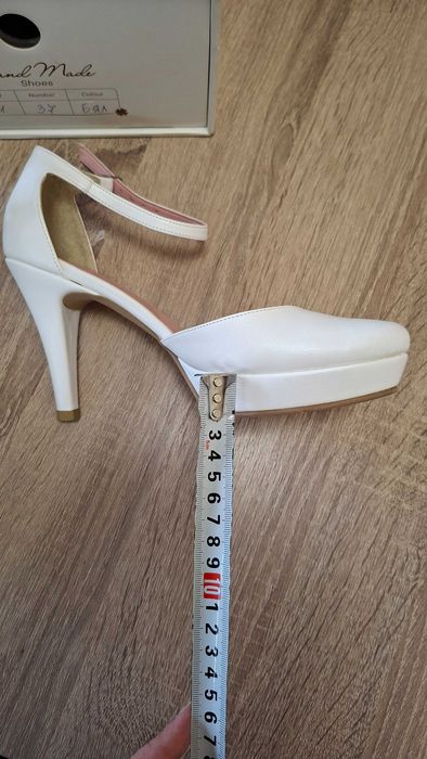 Дамски официални обувки номер 37