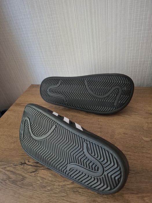 Adidas Originals чехли 43 номер.