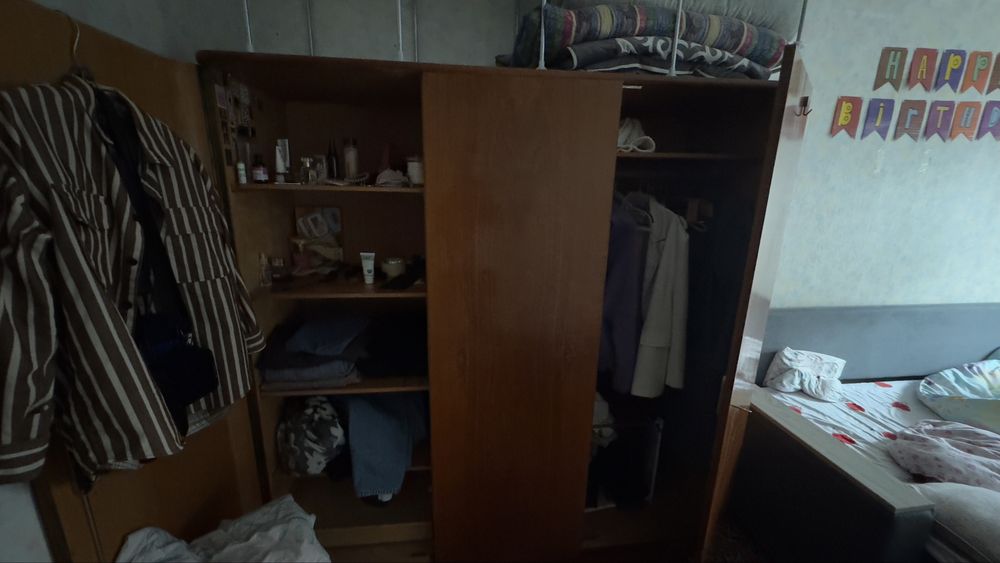 Отдам раритетный шкаф